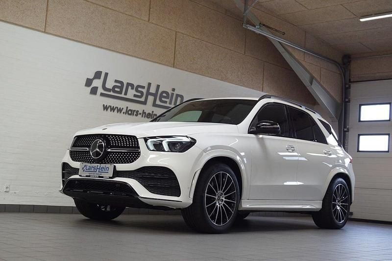 Hvid Brugt 2022 Mercedes GLE350 AMG line SUV | 849.800 kr. (Fair pris) - Billede 1/4