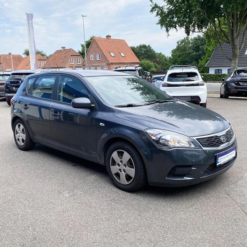 Gråmetal Brugt 2010 Kia Ceed Active Hatchback | 25.000 kr. - Billede 1/1