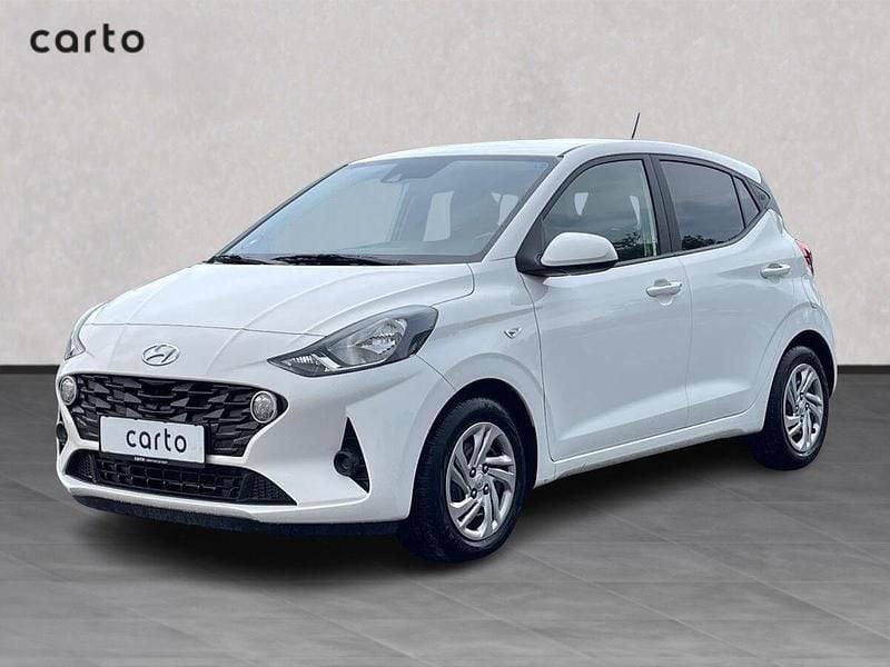 Hvid Brugt 2023 Hyundai i10 Advanced Hatchback | 109.900 kr. (God pris) - Billede 1/4