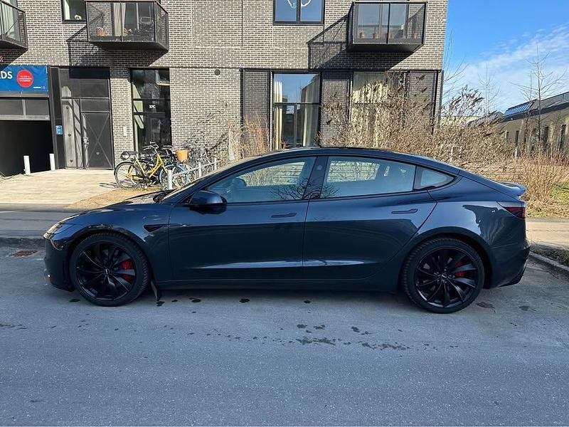 Brugt Tesla Model 3 Performance 339 kW (462 HK) 2024 Blå Sedan