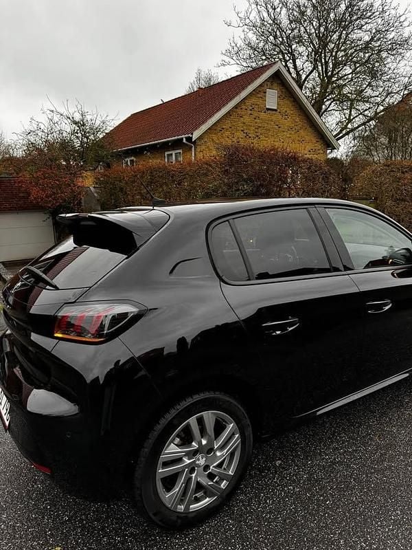 Brugt Peugeot 208 Allure 101 HK (74 kW) 2023 Sort Hatchback