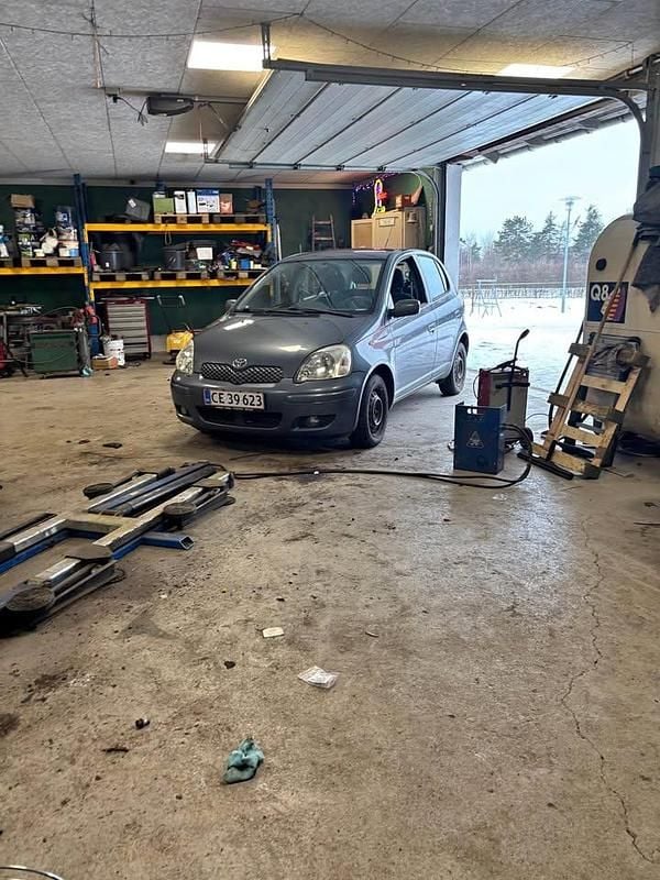 Brugt Toyota Yaris 68 HK (50 kW) 2004 Hatchback