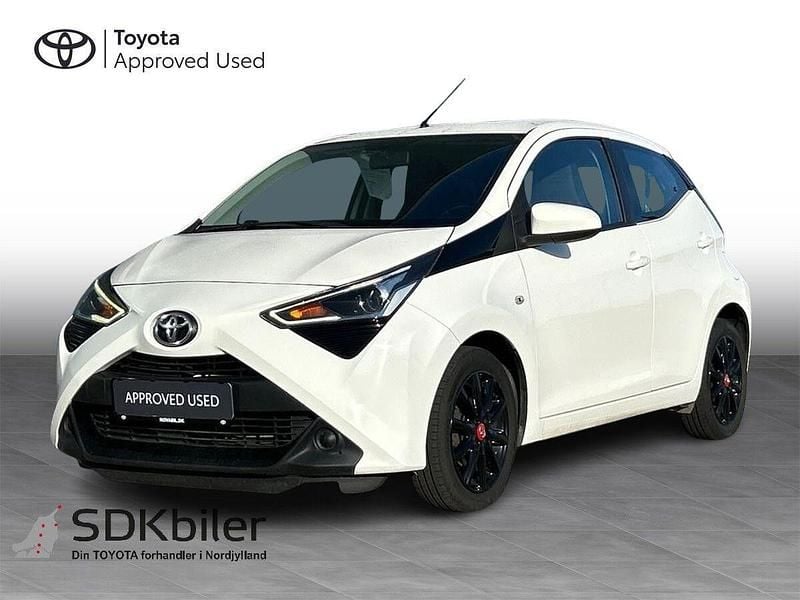 Hvid Brugt 2019 Toyota Aygo X-plore Hatchback | 89.900 kr. (Lidt for dyr) - Billede 1/3
