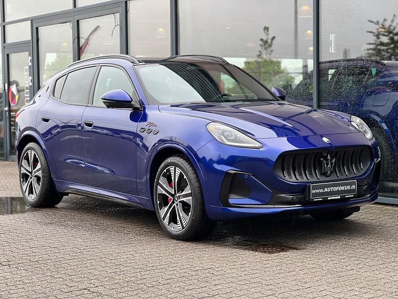 Ny Maserati Grecale Folgore 409 kW (557 HK) 2025 Blåmetal SUV