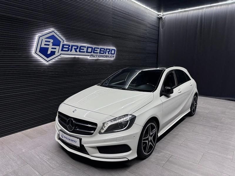 Hvid Brugt 2014 Mercedes A180 AMG line Hatchback | 139.500 kr. (Dyr) - Billede 1/4