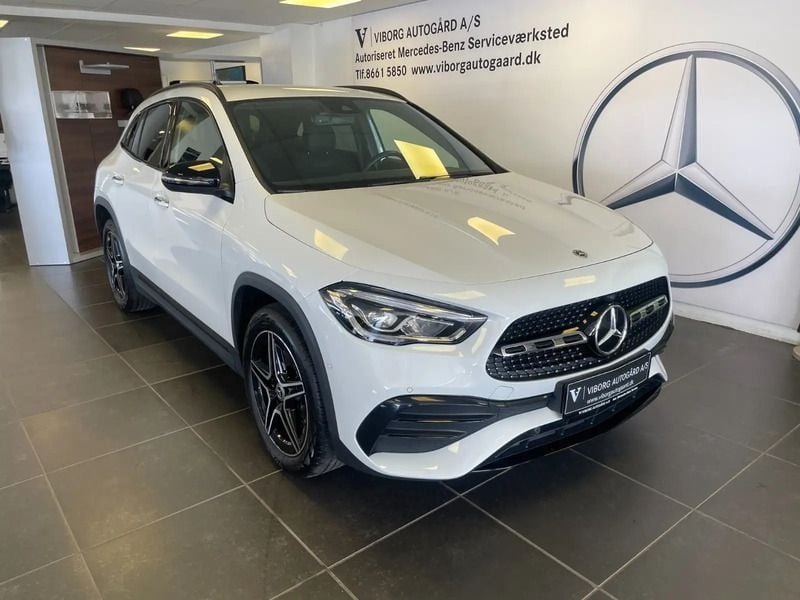 Hvidmetal Brugt 2022 Mercedes GLA250 AMG line SUV | 329.900 kr. (Super pris) - Billede 1/4