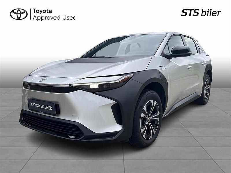 Sølvmetal Brugt 2023 Toyota bZ4X Active SUV | 224.995 kr. (God pris) - Billede 1/3