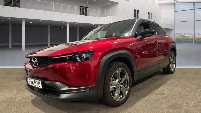 Farve ……………………………………………………………………. soul red crystal multitone Brugt 2021 Mazda MX30 Cosmo SUV | 129.900 kr. (Fair pris) - Billede 1/4