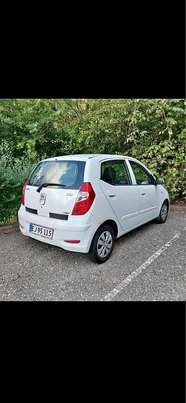 Hvid Brugt 2012 Hyundai i10 Hatchback | 20.000 kr. (Fair pris) - Billede 1/1