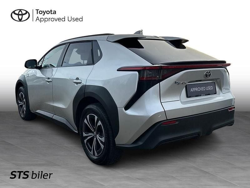 Brugt Toyota bZ4X Active 150 kW (204 HK) 2023 Sølvmetal SUV