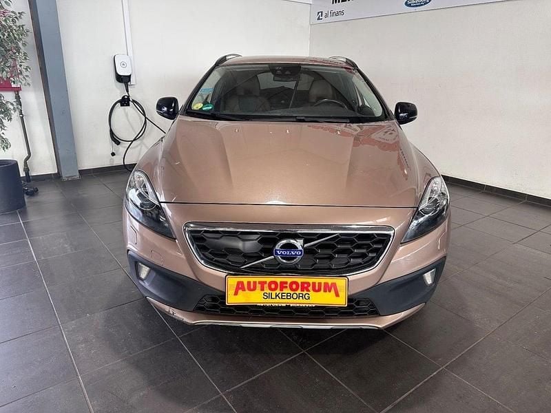 Brugt Volvo V40 Momentum 150 HK (110 kW) 2016 Beigemetal Hatchback