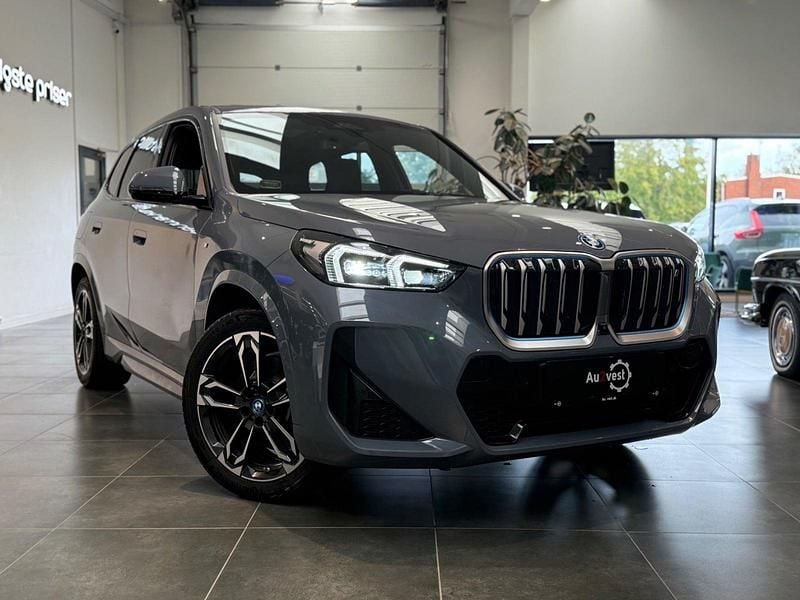 Gråmetal Brugt 2023 BMW iX1 M Sport SUV | 349.999 kr. (Fair pris) - Billede 1/4