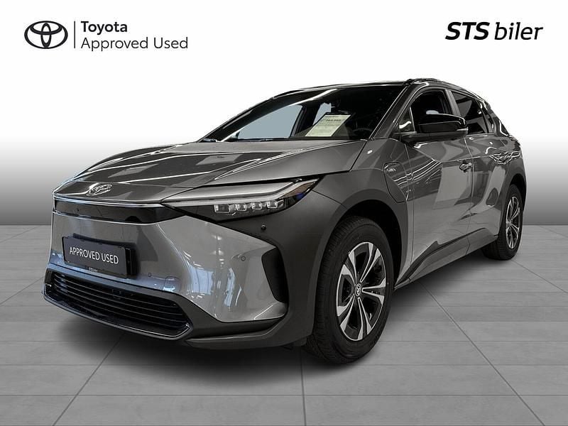 Deep metal grey Brugt 2025 Toyota bZ4X SUV | 314.995 kr. (Dyr) - Billede 1/3