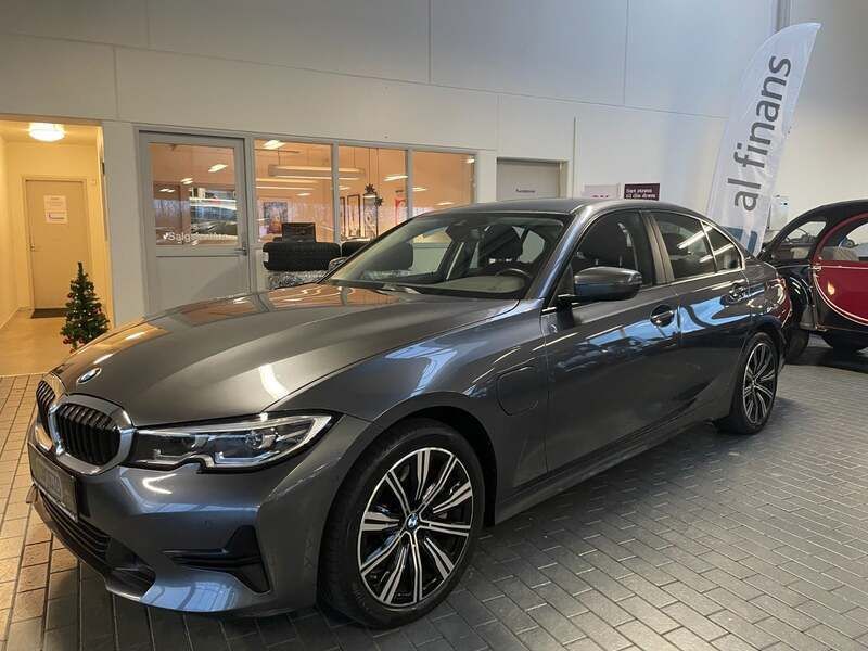 Koksmetal Brugt 2019 BMW 330e Sedan | 279.800 kr. (Fair pris) - Billede 1/4
