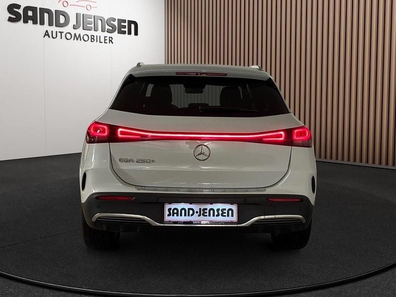 Brugt Mercedes EQA250+ AMG Line Premium 139 kW (190 HK) 2023 Hvidmetal SUV