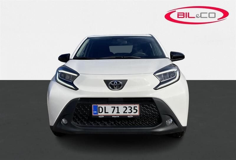 Brugt Toyota Aygo X Active 72 HK (52 kW) 2022 040 pure white SUV