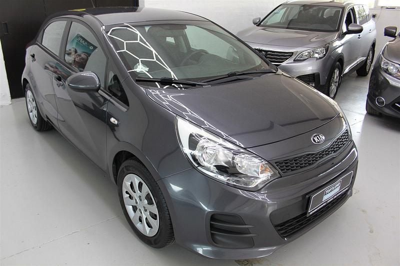 Grå Brugt 2015 Kia Rio Style Hatchback | 64.900 kr. (Fair pris) - Billede 1/4