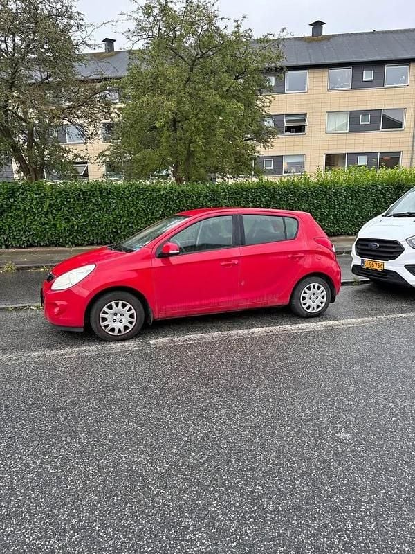 Grå Brugt 2011 Hyundai i20 Hatchback | 25.000 kr. - Billede 1/4