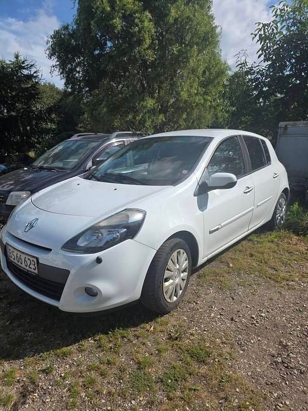 Brugt Renault Clio III 75 HK (55 kW) 2011 Hatchback