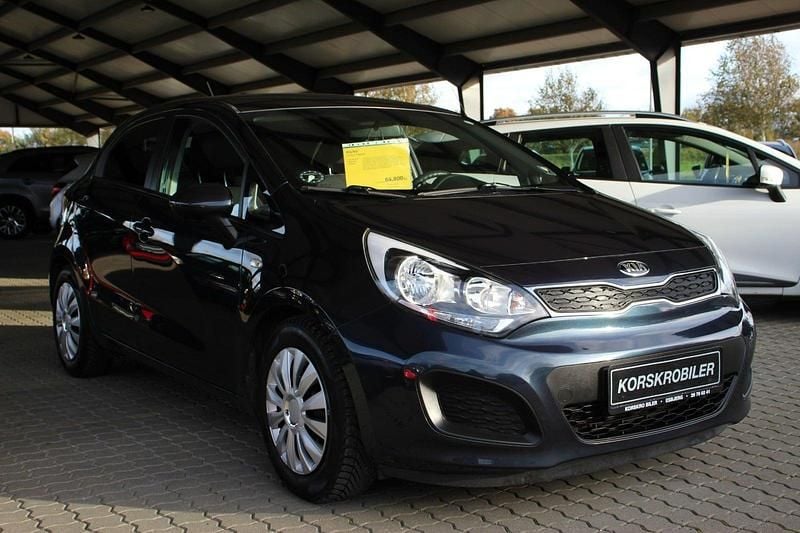 Blåmetal Brugt 2015 Kia Rio Hatchback | 64.800 kr. (Lidt for dyr) - Billede 1/4
