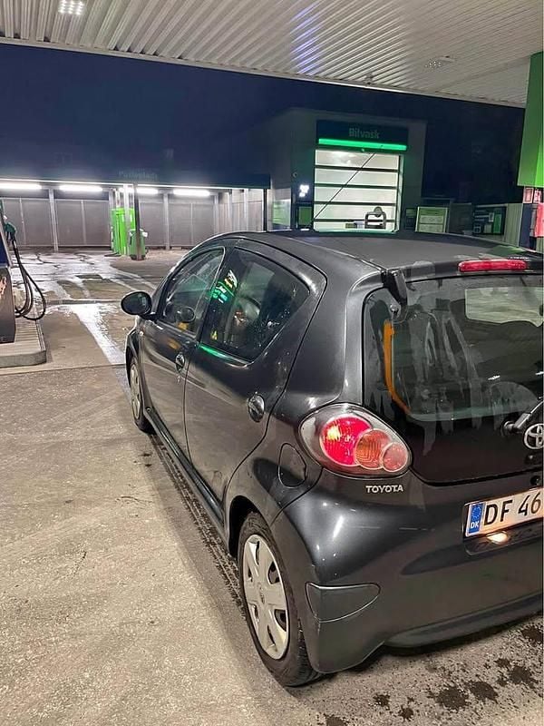 Brugt 2011 Toyota Aygo Hatchback | 24.000 kr. (Fair pris) - Billede 1/4