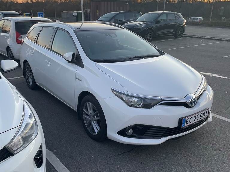 Brugt 2016 Toyota Auris Stationcar | 105.000 kr. - Billede 1/3