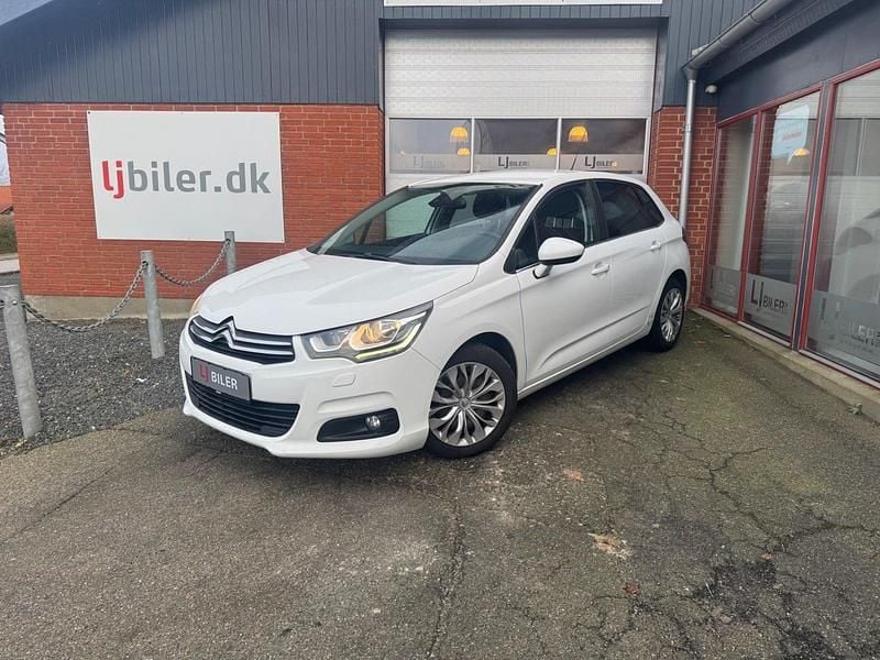 Hvid Brugt 2016 Citroën C4 Feel Hatchback | 39.800 kr. - Billede 1/4