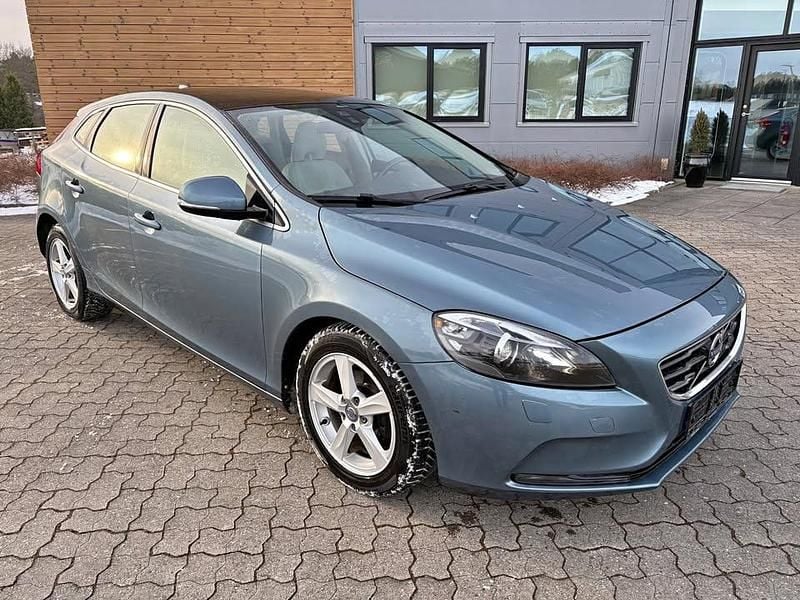 Brugt Volvo V40 Momentum 115 HK (84 kW) 2012 Hatchback
