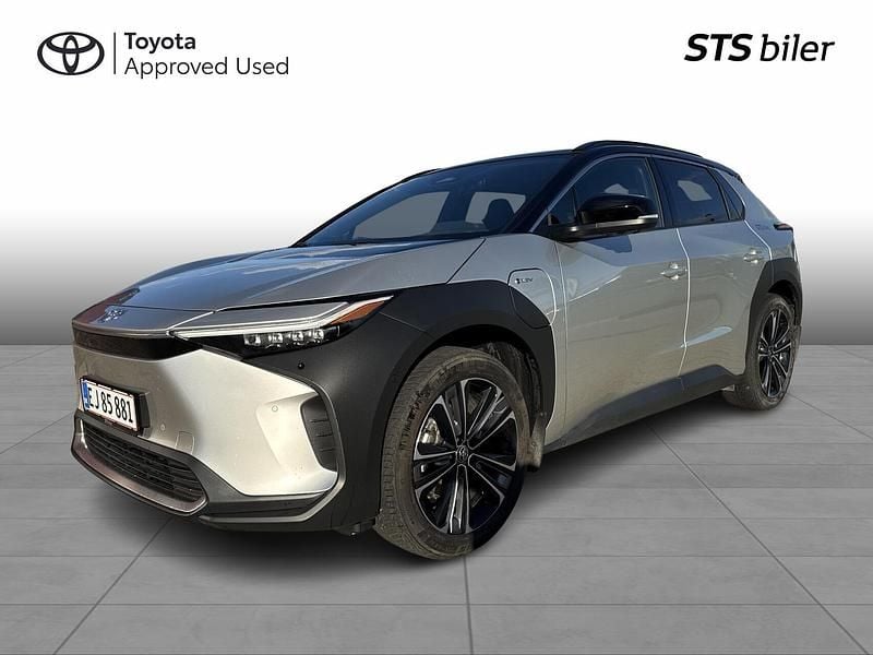 2mr platinum/astral black Brugt 2025 Toyota bZ4X Executive SUV | 324.900 kr. (Dyr) - Billede 1/3