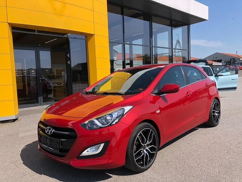 Rødmetal Brugt 2015 Hyundai i30 Premium Hatchback | 99.800 kr. (Dyr) - Billede 1/4