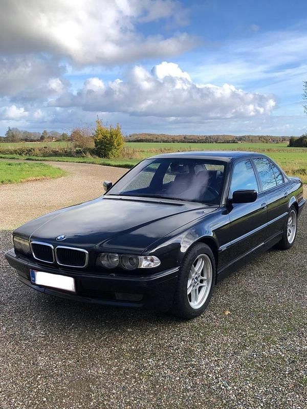 Sølv Brugt 1996 BMW 740 M Sport Sedan | 200.000 kr. - Billede 1/4