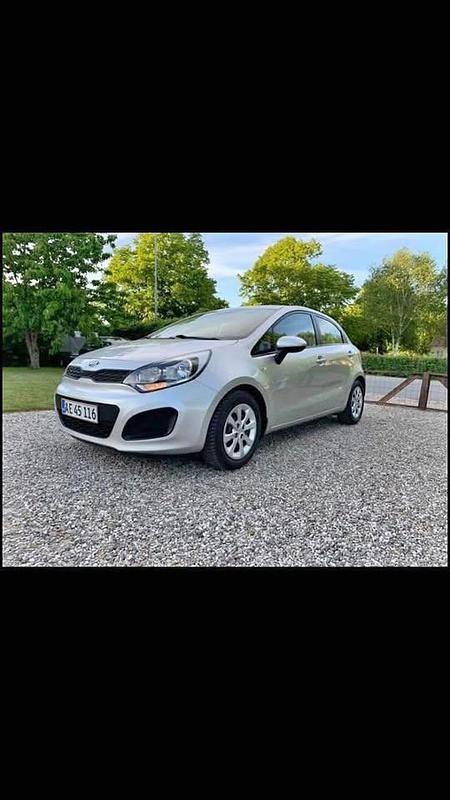 Grå Brugt 2013 Kia Rio Motion MPV | 40.000 kr. (Fair pris) - Billede 1/4