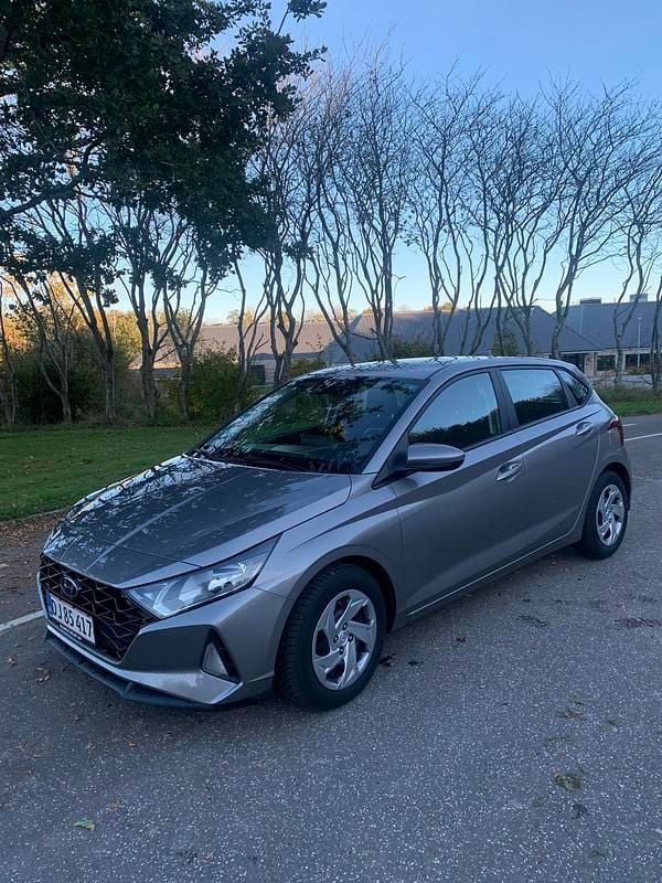 Grå Brugt 2022 Hyundai i20 Essential Hatchback | 149.000 kr. (Fair pris) - Billede 1/1