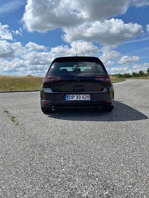 Sort Brugt 2017 VW Golf VII R-line Stationcar | 130.000 kr. (God pris) - Billede 1/4