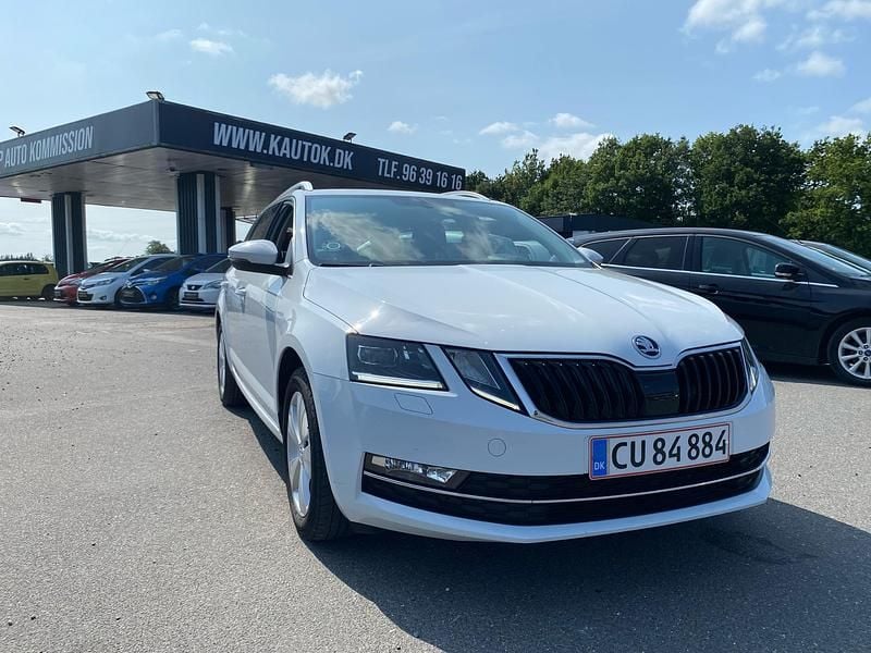 Hvid Brugt 2020 Skoda Octavia Celebration + Stationcar | 179.900 kr. (Fair pris) - Billede 1/4