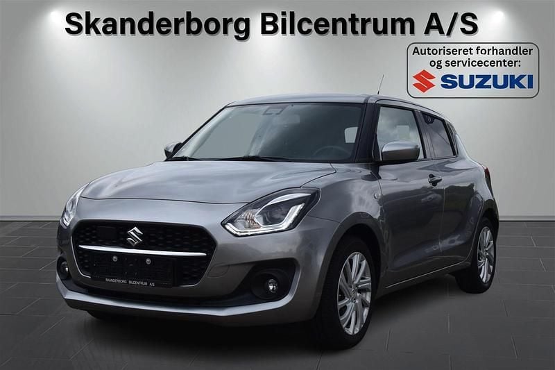 Premium silver Brugt 2024 Suzuki Swift Action Hatchback | 154.900 kr. (Fair pris) - Billede 1/4