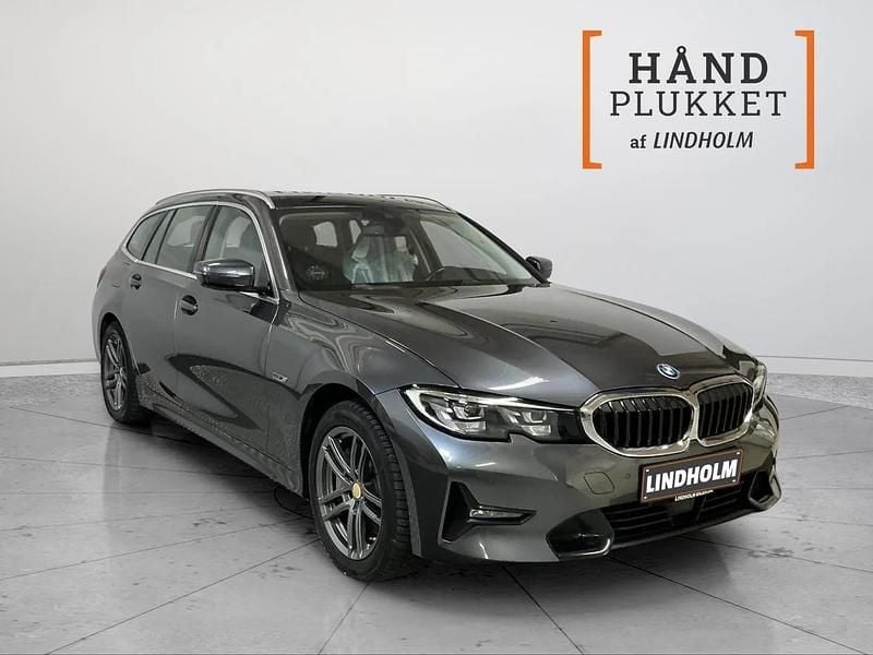 Koksmetal Brugt 2021 BMW 330e Sport Line Stationcar | 269.900 kr. (Fair pris) - Billede 1/3