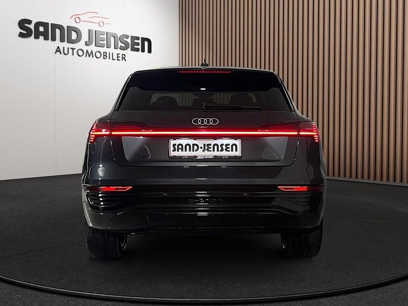 Brugt Audi Q8 e-tron Advanced 300 kW (408 HK) 2023 Gråmetal SUV