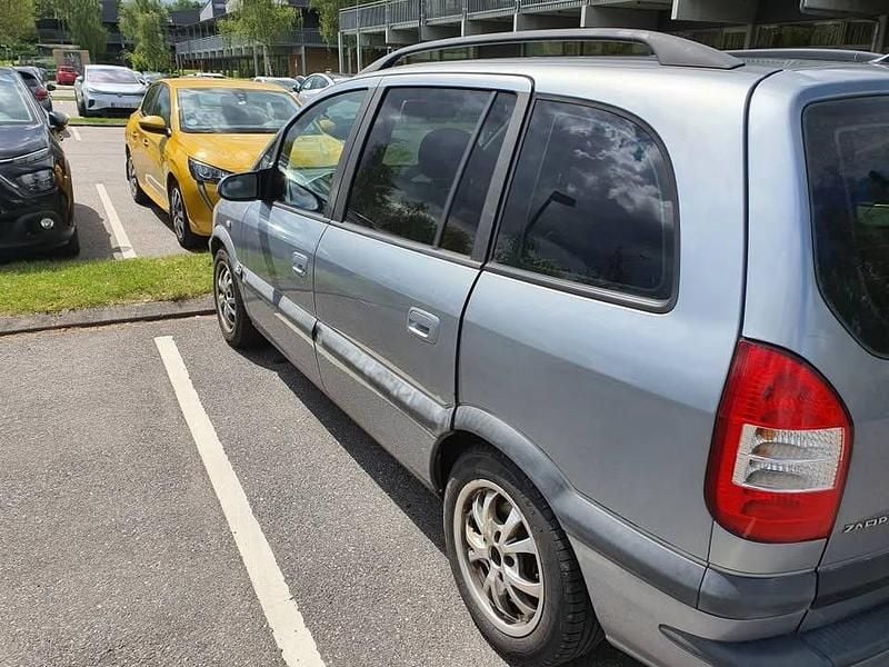 Brugt Opel Zafira Family 75 HK (55 kW) 2005 Gul MPV