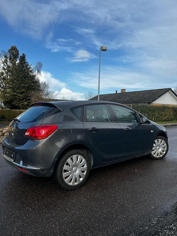 Brugt Opel Astra Eco 115 HK (84 kW) 2013 Grå Hatchback