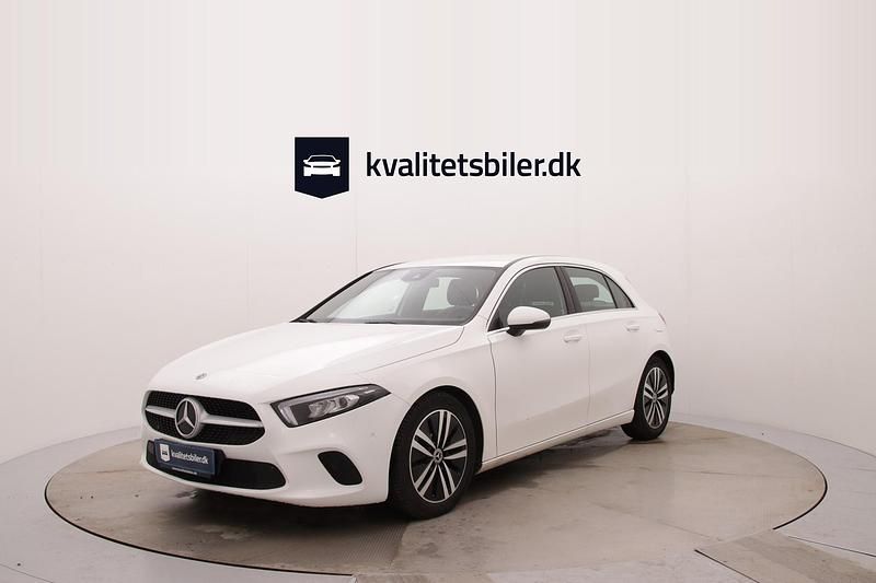 Hvid Brugt 2023 Mercedes A200 Progressive Hatchback | 259.900 kr. (Fair pris) - Billede 1/4