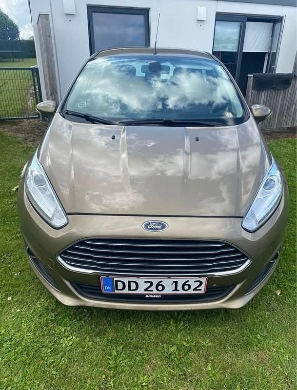 Brun Brugt 2015 Ford Fiesta Hatchback | 55.000 kr. (Fair pris) - Billede 1/4