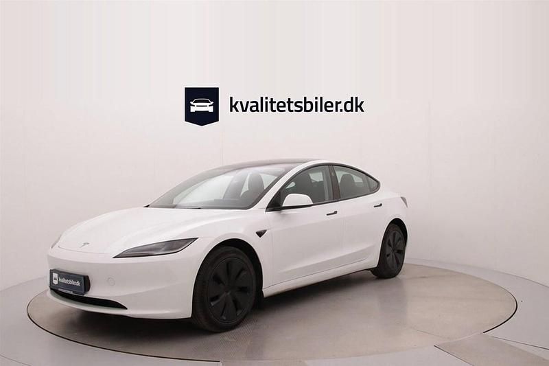 Hvid Brugt 2024 Tesla Model 3 Sedan | 249.900 kr. (Fair pris) - Billede 1/4