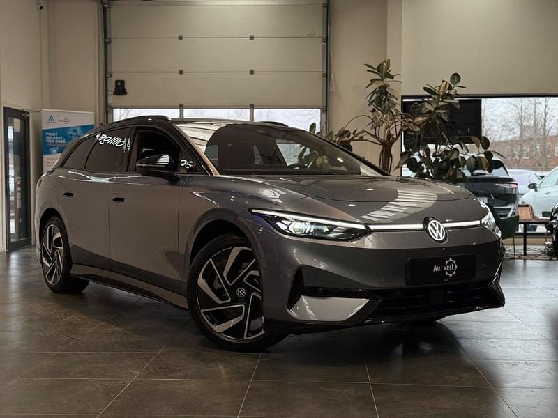 Blåmetal Brugt 2025 VW ID.7 Style Stationcar | 408.799 kr. - Billede 1/4