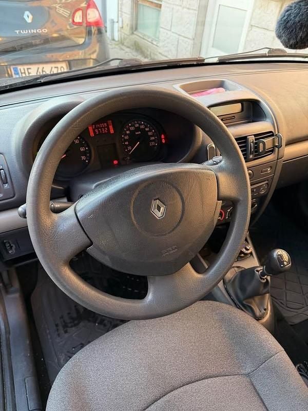 Brugt Renault Clio II 60 HK (44 kW) 2004 Hatchback