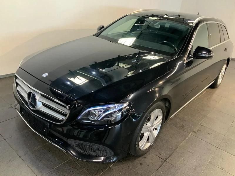 Sort Brugt 2017 Mercedes E220 Avantgarde Stationcar | 189.900 kr. (God pris) - Billede 1/4