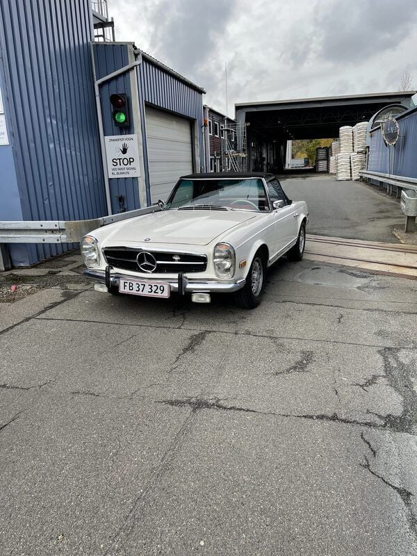 Hvid Brugt 1967 Mercedes 230 | 495.000 kr. - Billede 1/4
