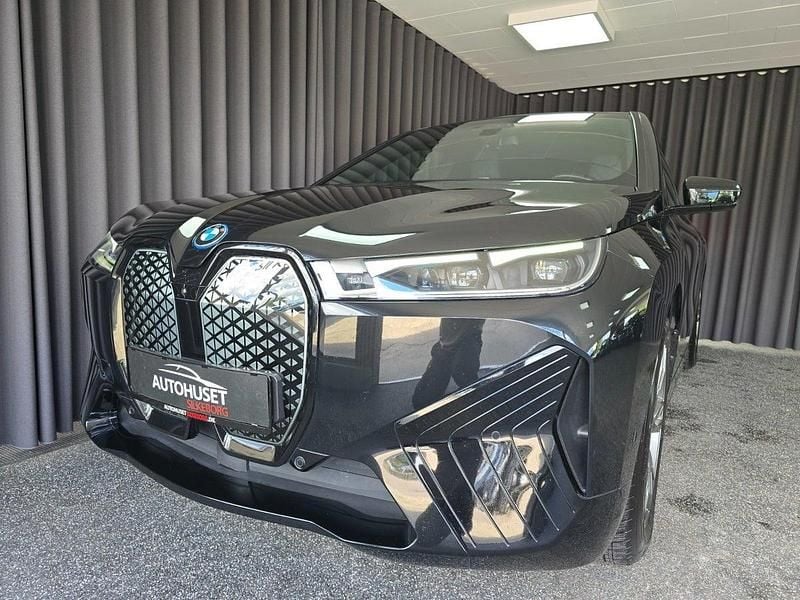 Sortmetal Brugt 2022 BMW iX Sport Line SUV | 439.800 kr. (Fair pris) - Billede 1/4