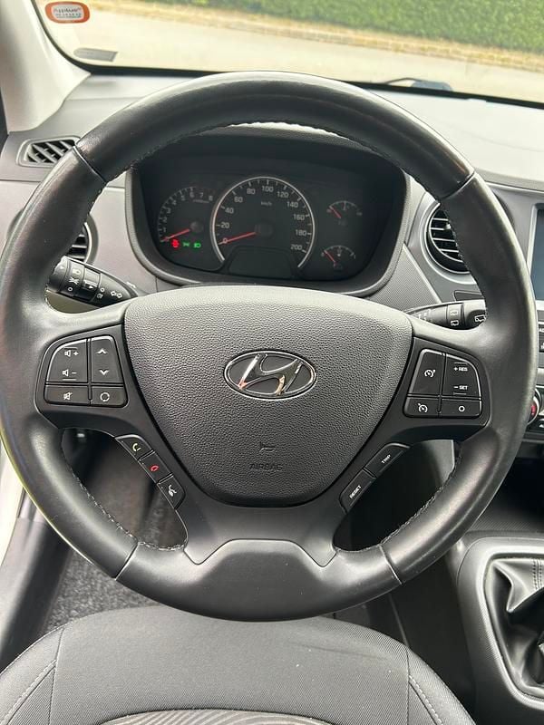 Sølvgrå Brugt 2019 Hyundai i10 Edition Hatchback | 82.000 kr. (Fair pris) - Billede 1/8