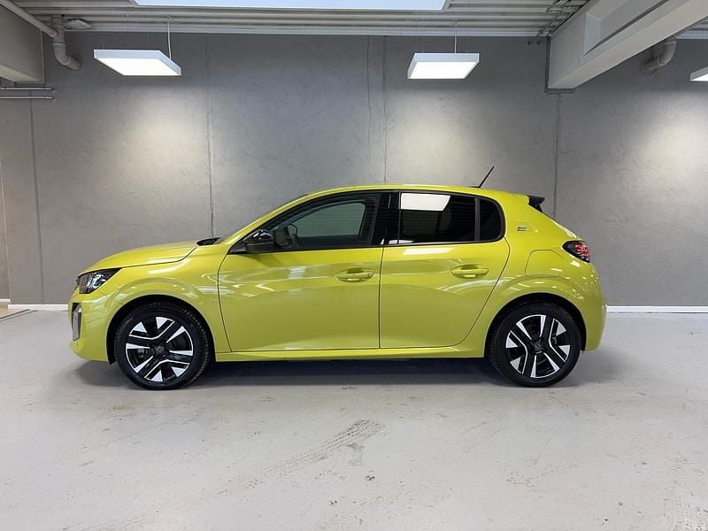 Brugt Peugeot e-208 Style 100 kW (136 HK) 2023 Limegroen Hatchback